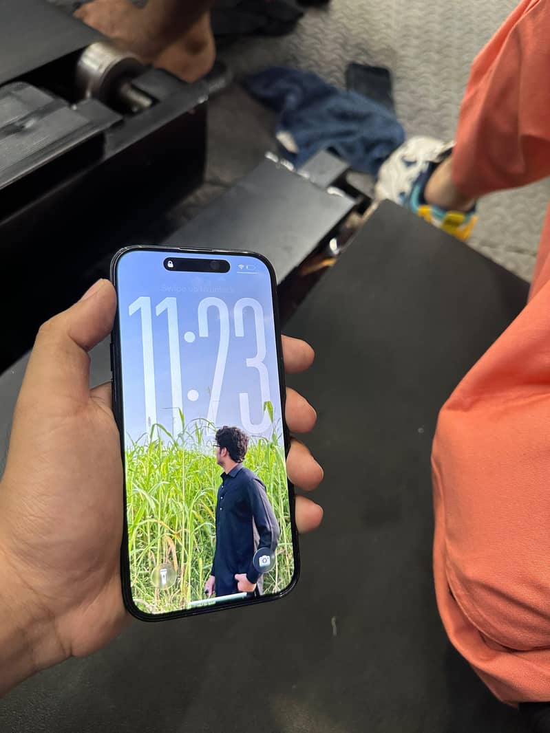 Apple iPhone 15 4