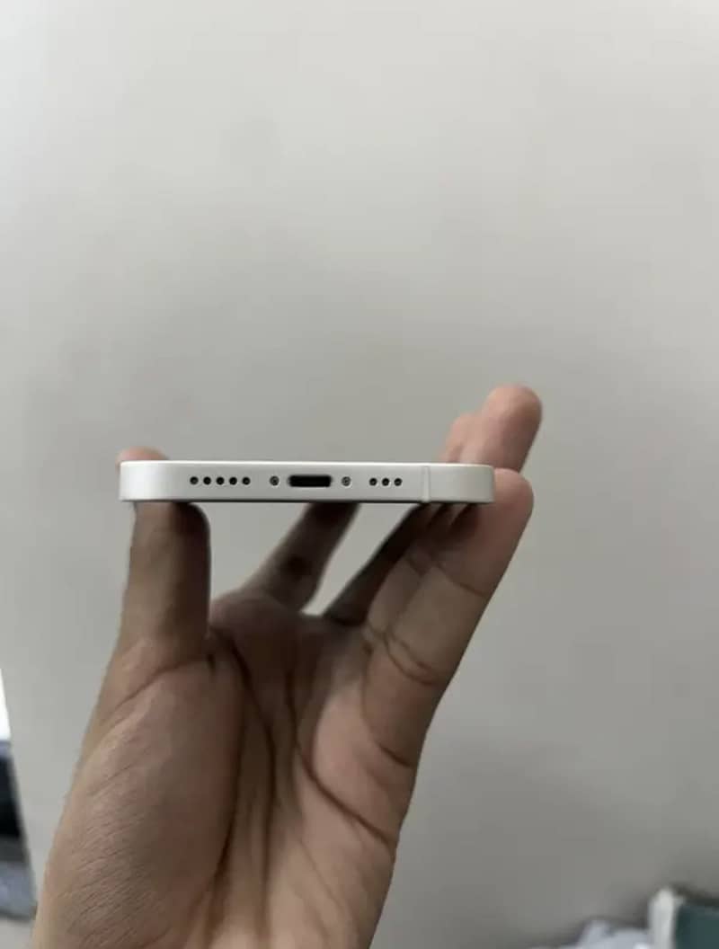 Apple iPhone 12 3