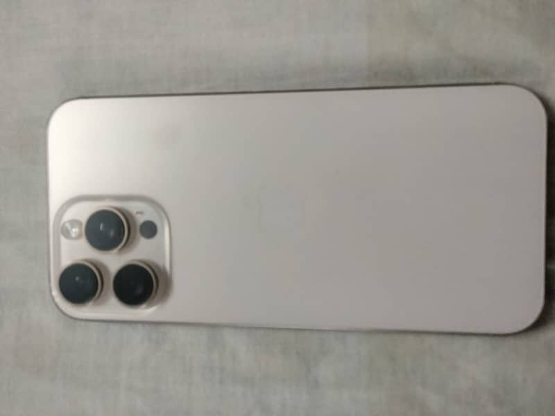 Apple iPhone 16 Pro Max 0