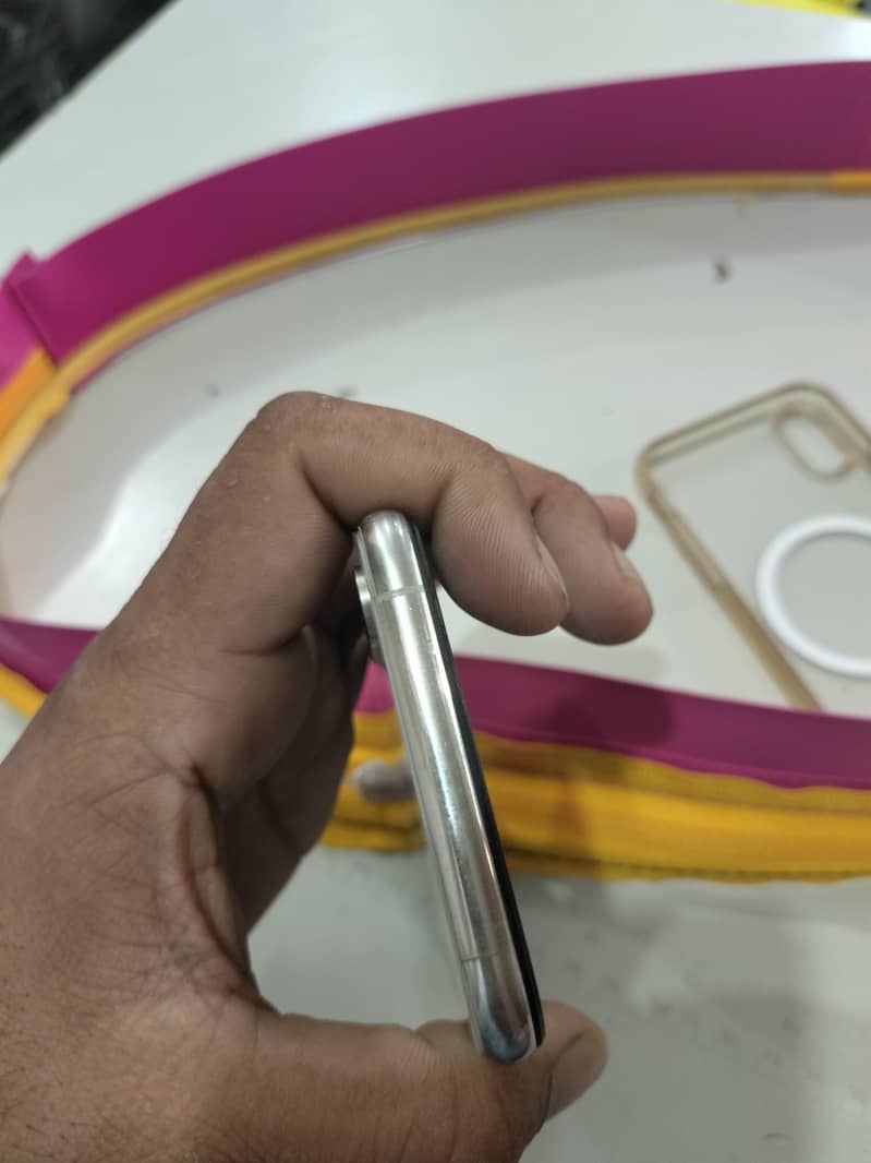 Apple iPhone XS 1