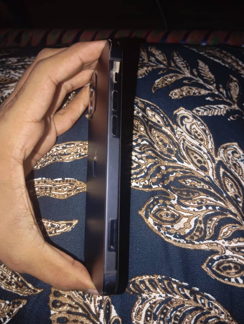 Apple iPhone 12 2