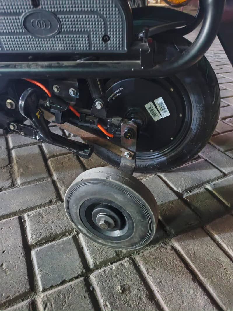 scooty side support wheels maker 2