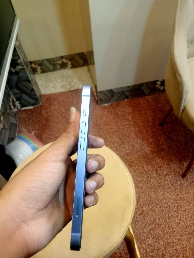 Apple iPhone 14 3