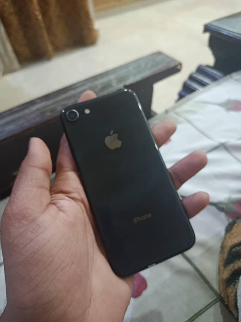Apple iPhone 8 0