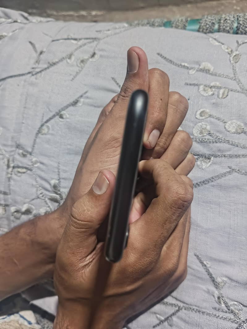 Apple iPhone 8 5