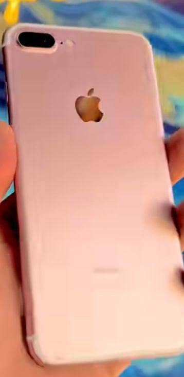 Apple iPhone 7 Plus 0
