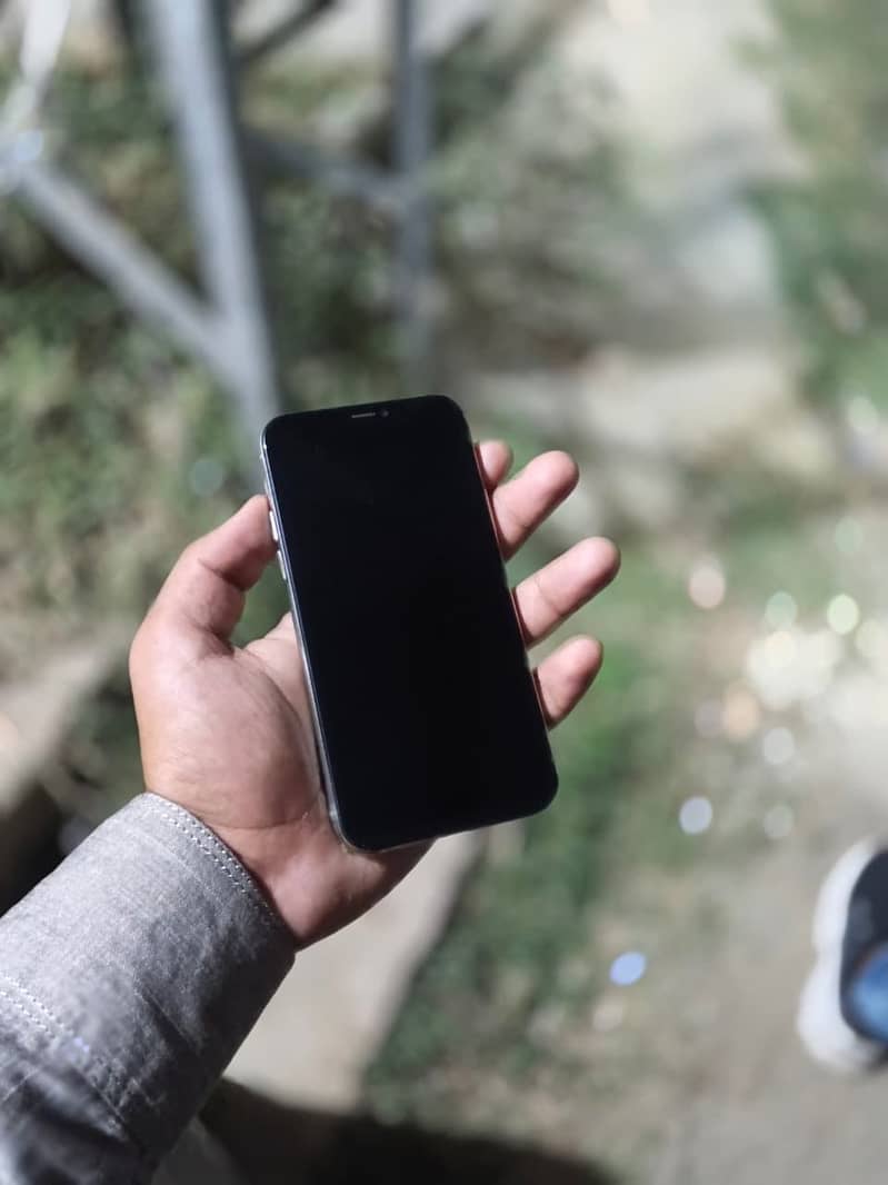 Apple iPhone 11 Pro 2