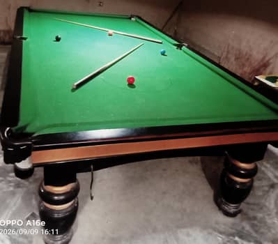 snooker tables with assessories
