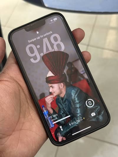 Apple iPhone 13