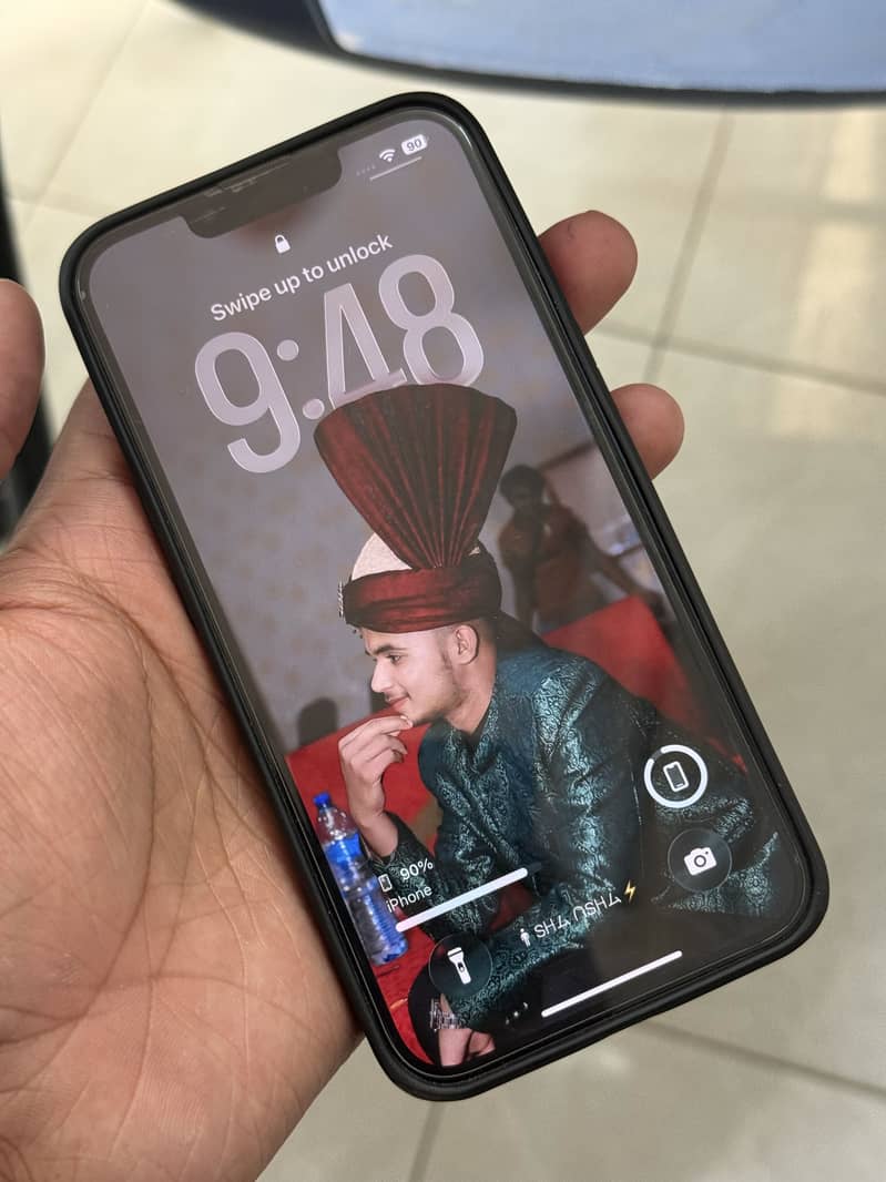 Apple iPhone 13 0