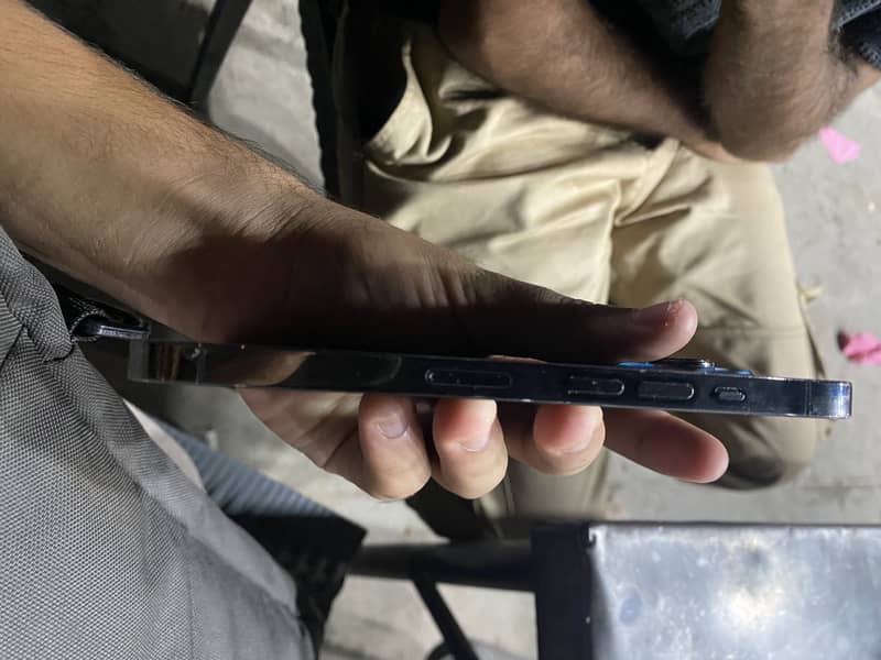 Apple iPhone 13 Pro 4