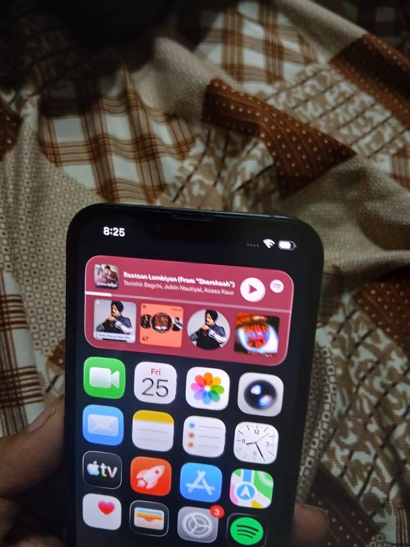 Apple iPhone 13 2