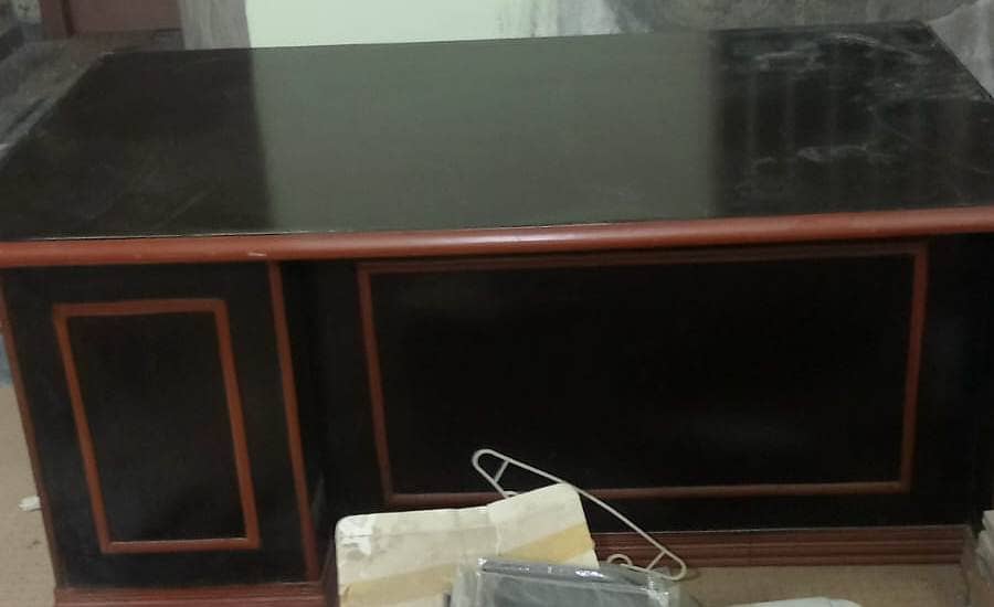 Executive Tables L shape with computer rack table 1