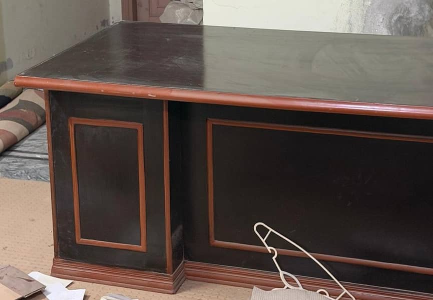 Executive Tables L shape with computer rack table 2