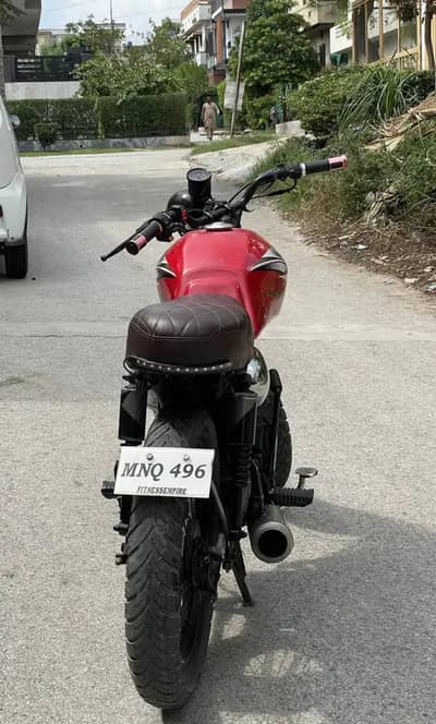 Honda 125 cafe converted