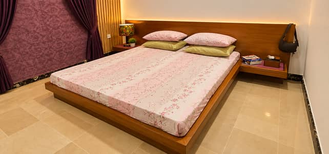King Size Platform Bed Set with Attached Side Tables & Dressing Unit