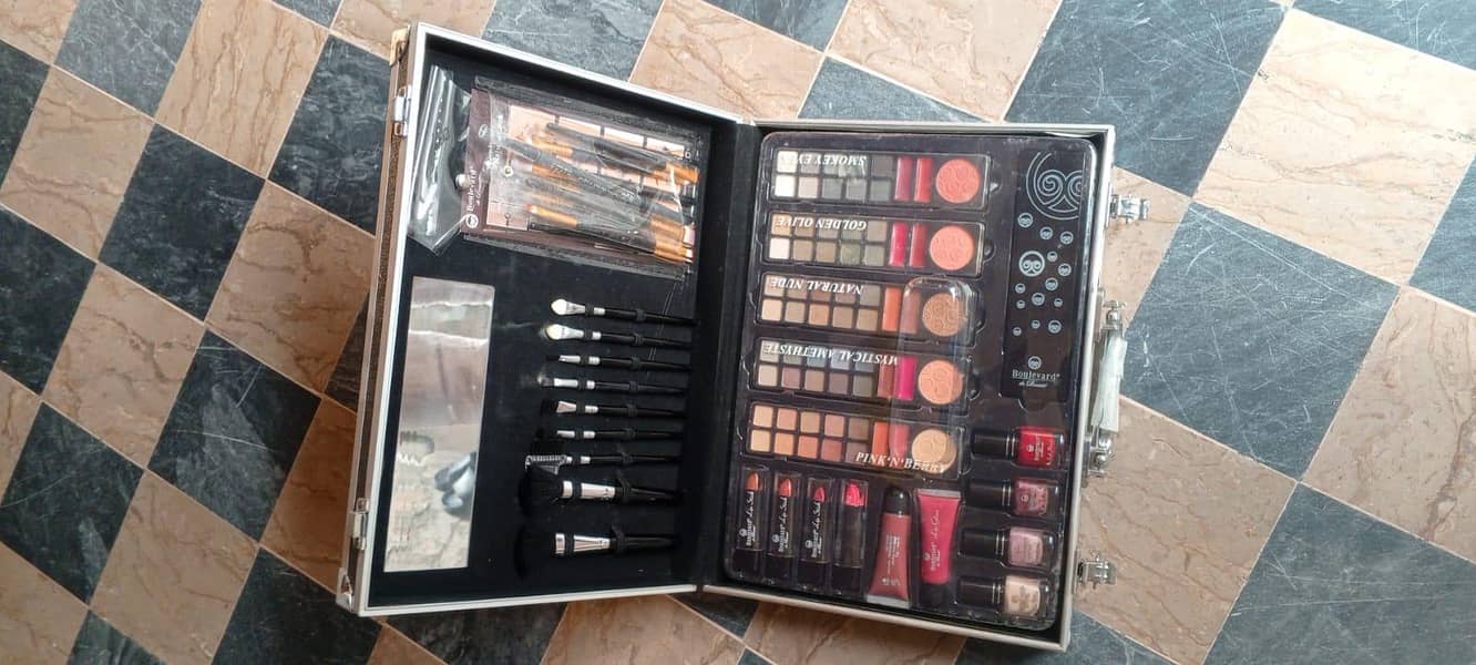 makeup box 0
