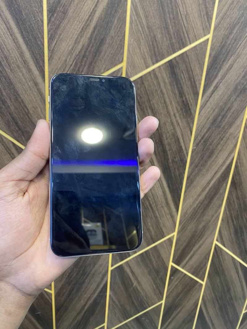 Apple iPhone X 4