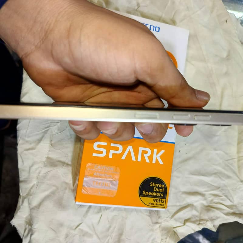 Tecno Spark 20C 0