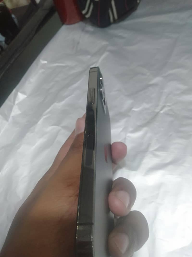 Apple iPhone 12 Pro 4