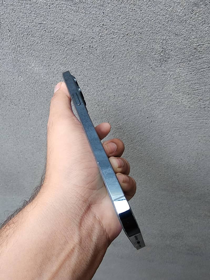 Apple iPhone 12 Pro Max 3