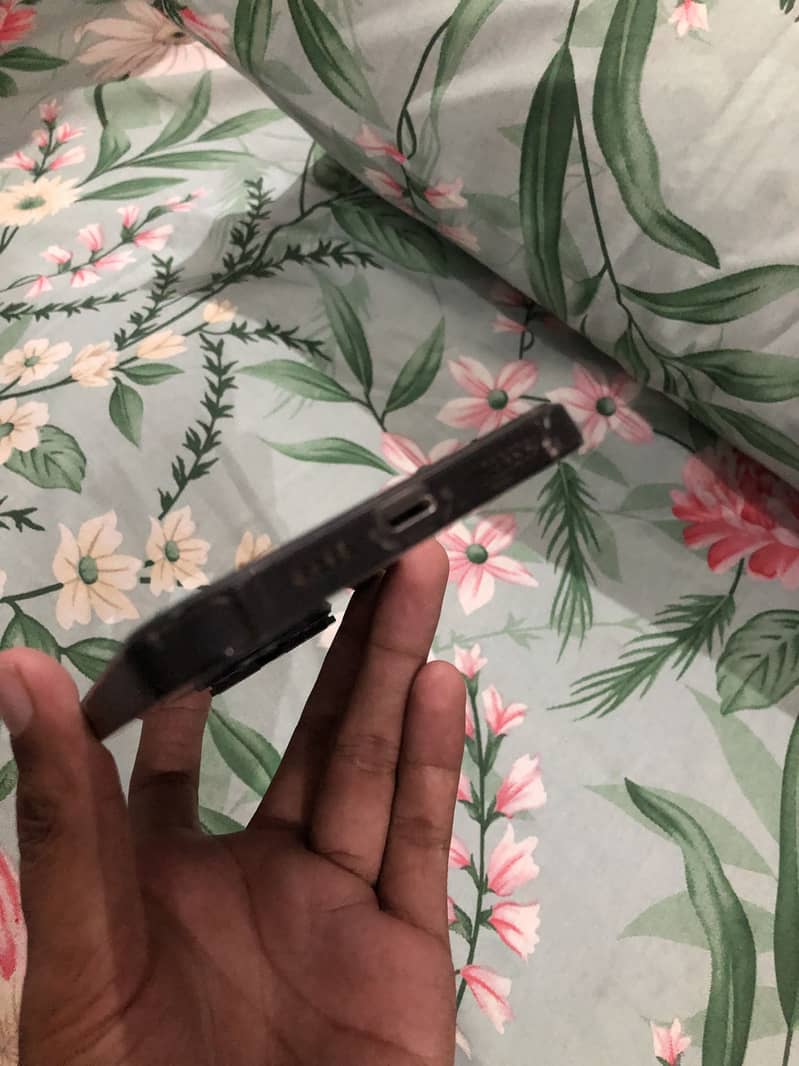 Apple iPhone 14 Pro Max 3