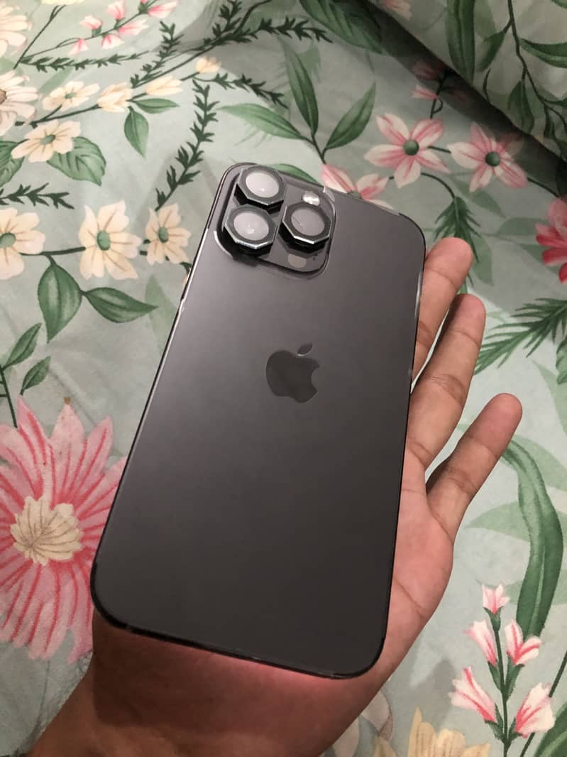 Apple iPhone 14 Pro Max 4