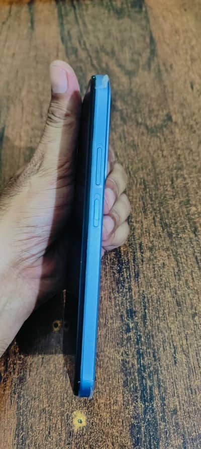 Realme C85 8/256 side finger