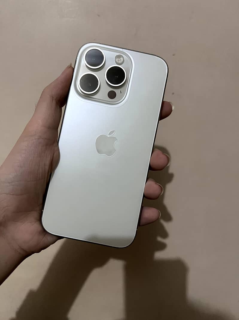 Apple iPhone 15 Pro 3