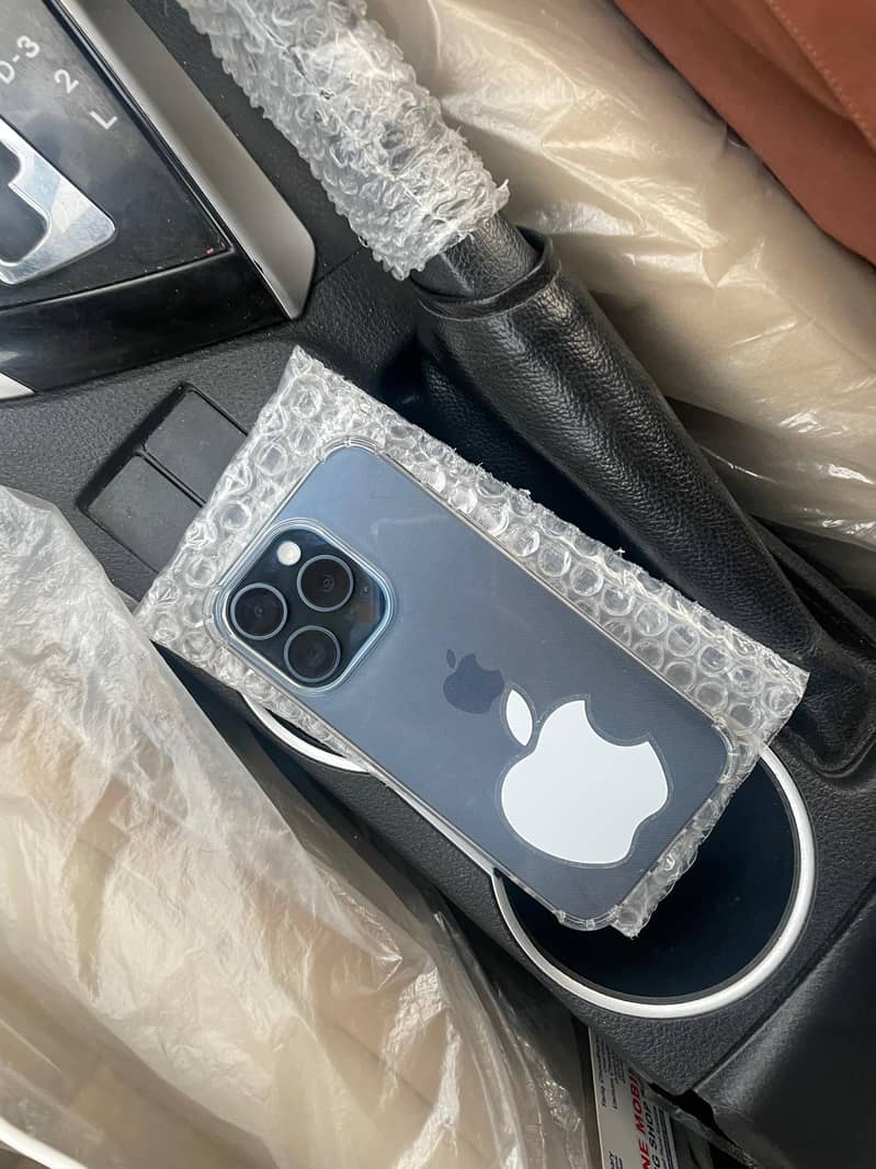 Apple iPhone 15 Pro 0