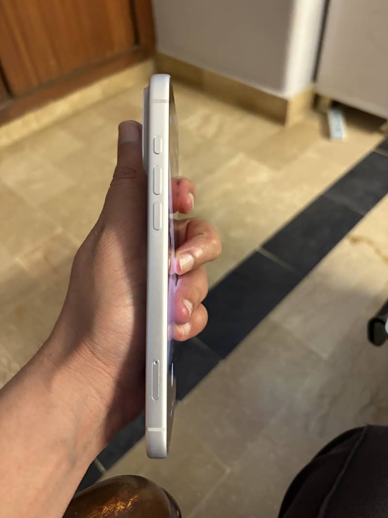 Apple iPhone 17 Pro Max 4