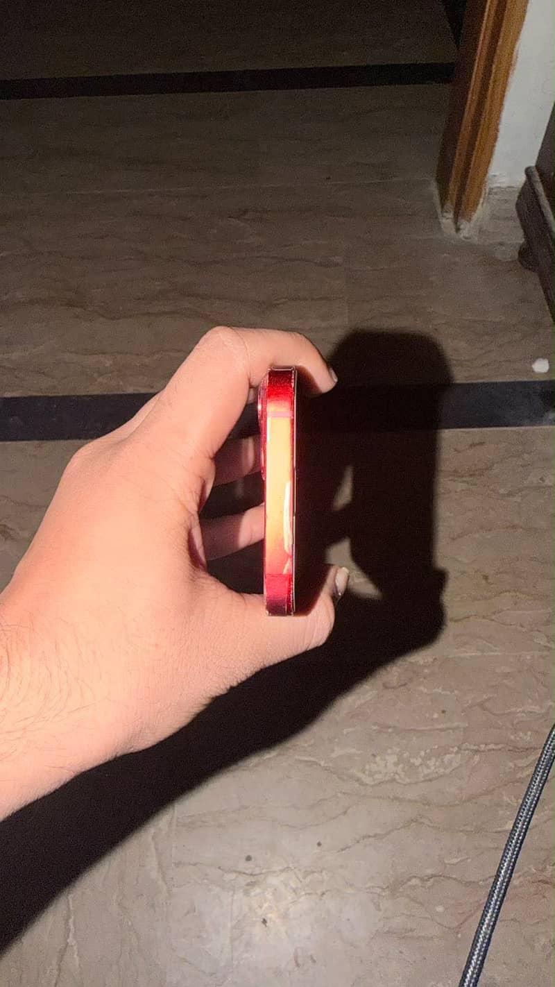 Apple iPhone 13 2