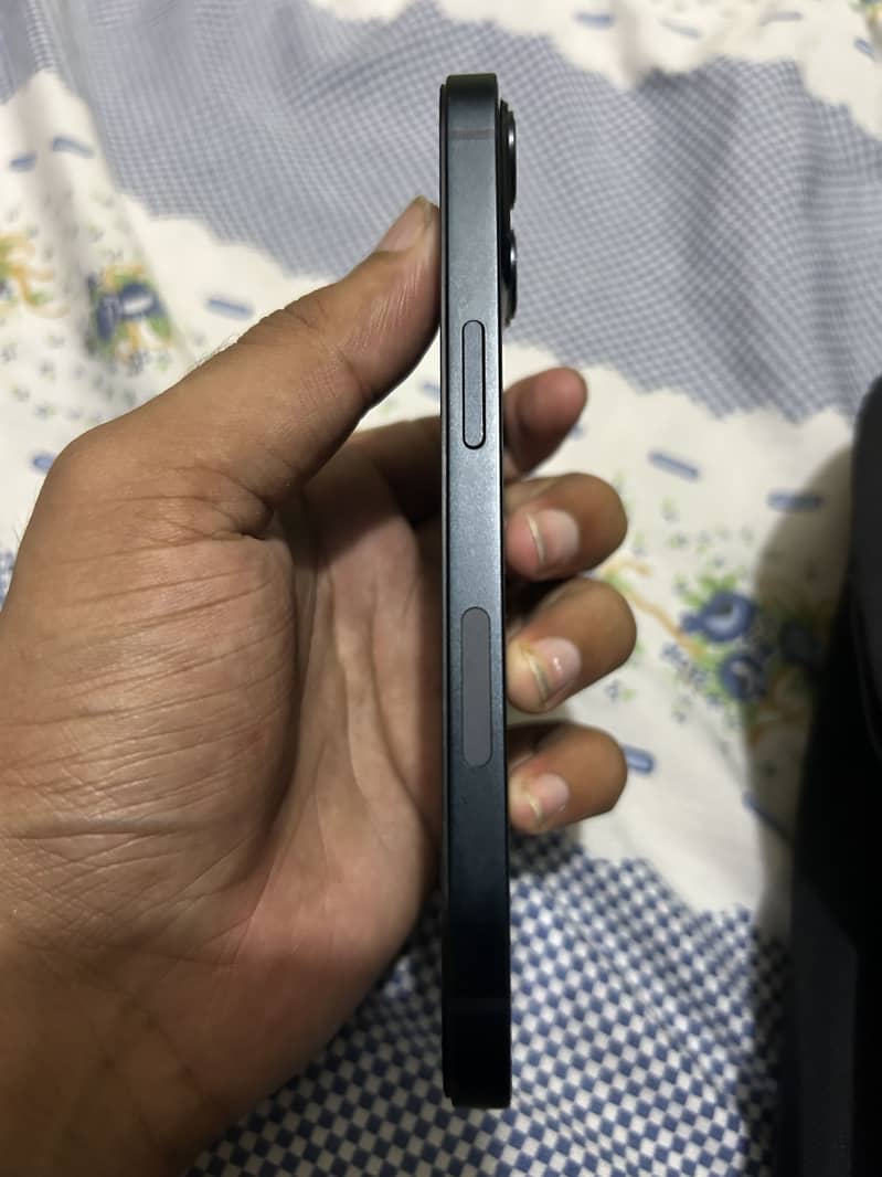 Apple iPhone 13 3