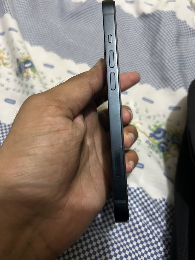 Apple iPhone 13 6