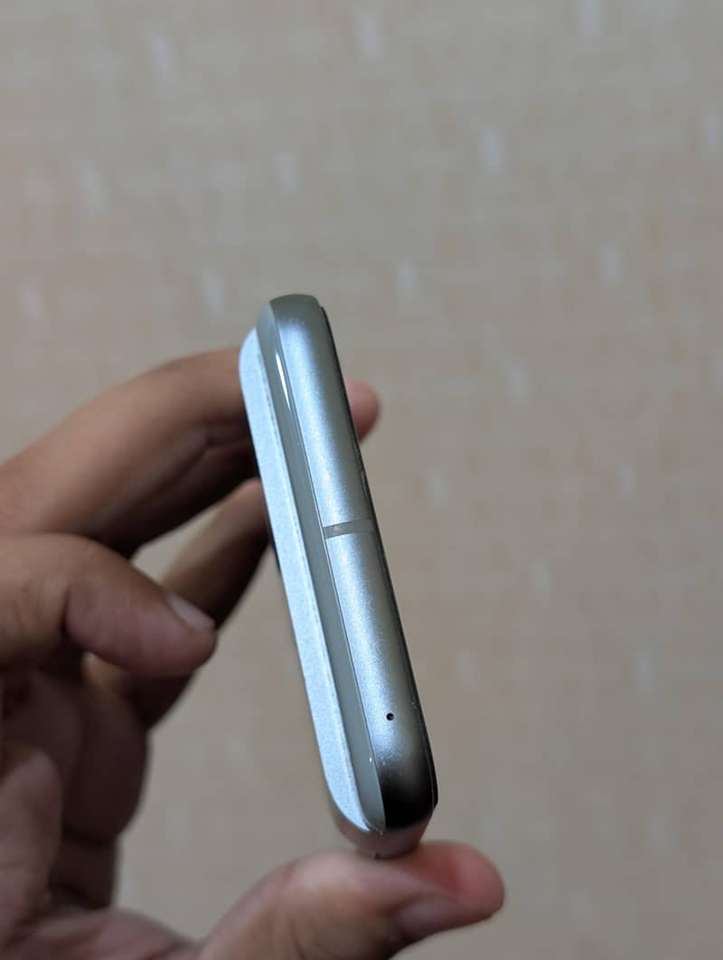 Google Pixel 8 5