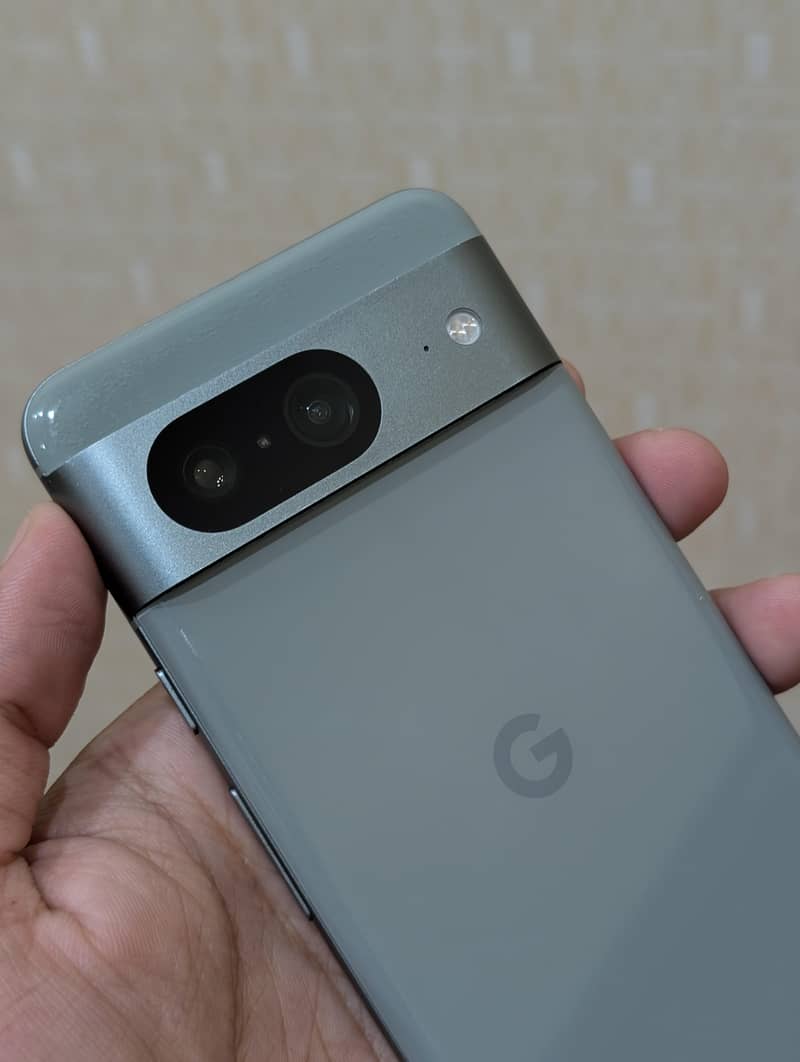 Google Pixel 8 7