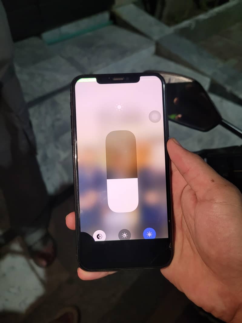 iPhone 11 Pro Max 0
