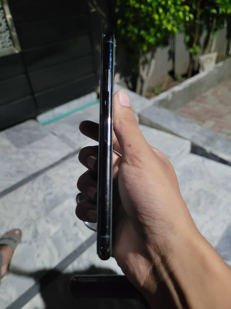 iPhone 11 Pro Max 3