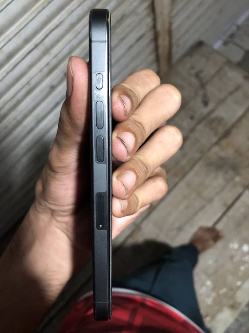 iPhone 15 pro 3