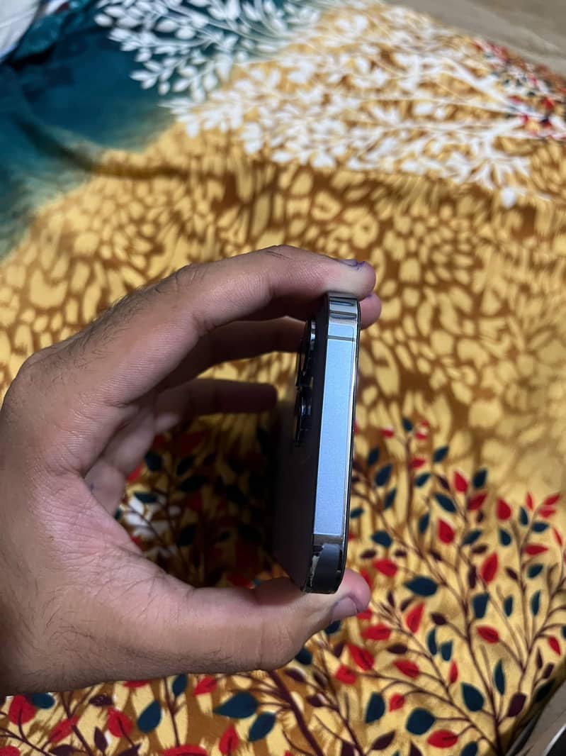 IPhone 13 Pro 4