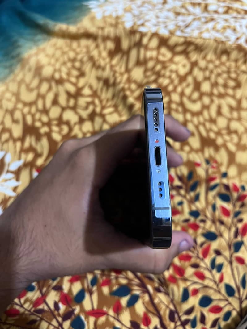 IPhone 13 Pro 5