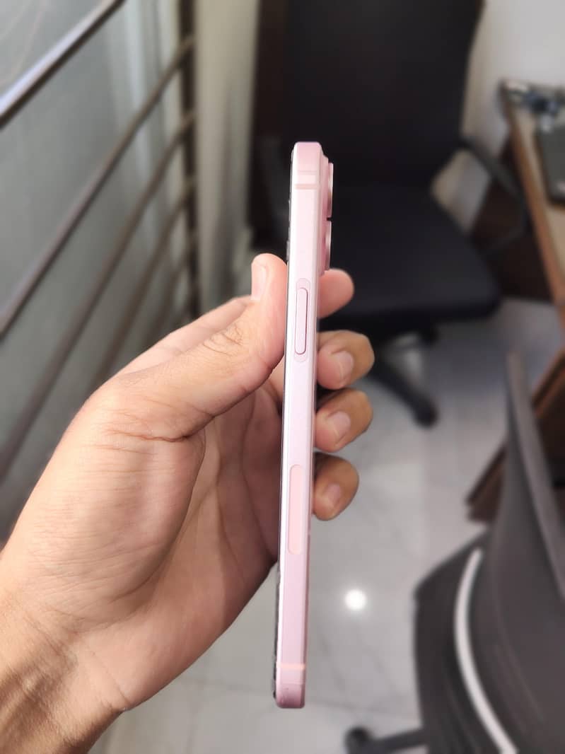 Apple iPhone 15 plus 1