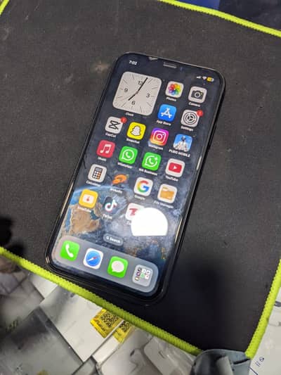 iPhone XR 128gb battery 79 {Exchange available}