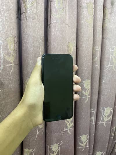 Apple iPhone SE