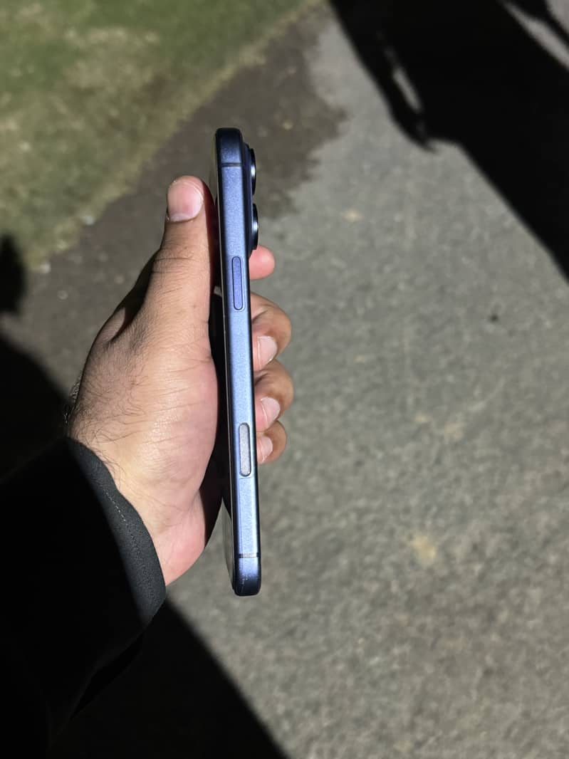 Apple iPhone 17 Pro Max 4