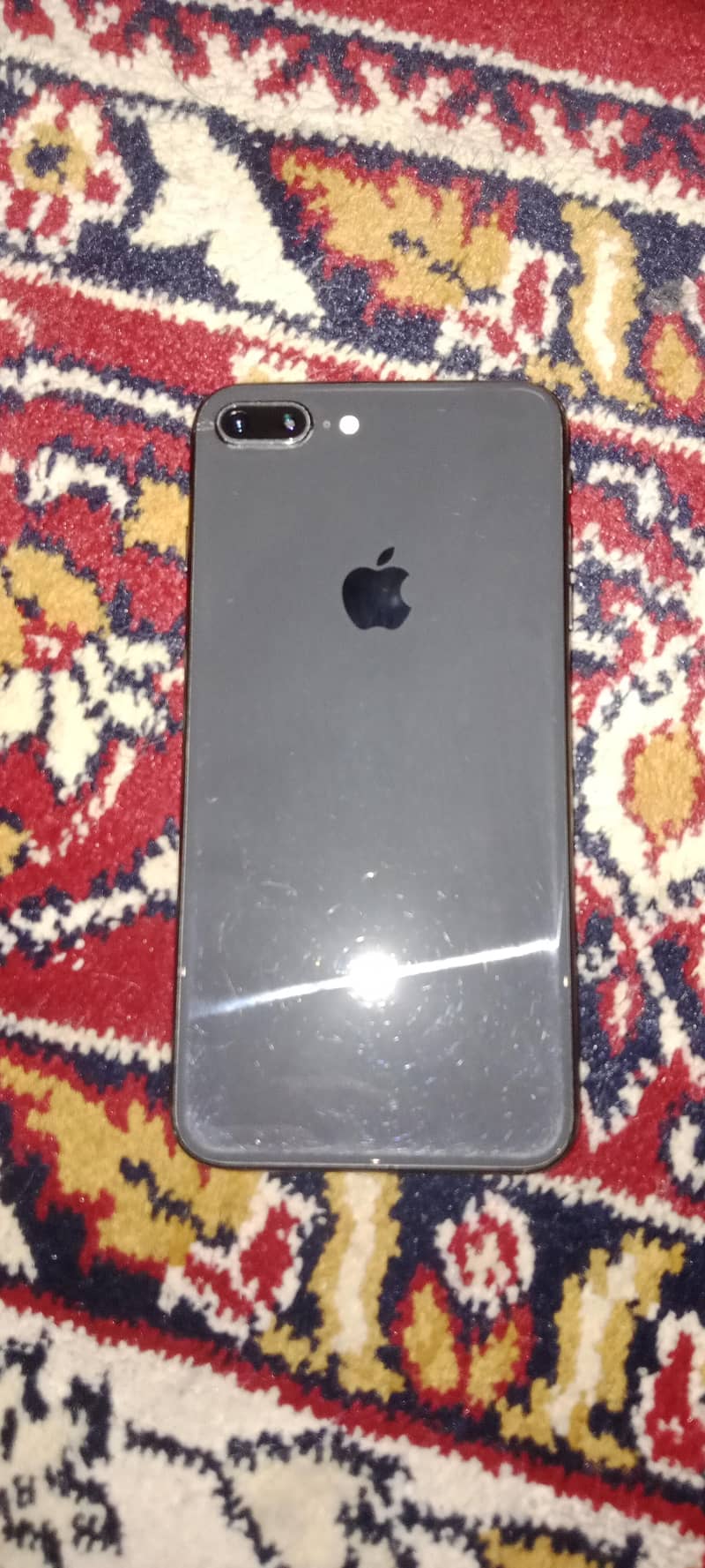 Apple iPhone 8 Plus 0