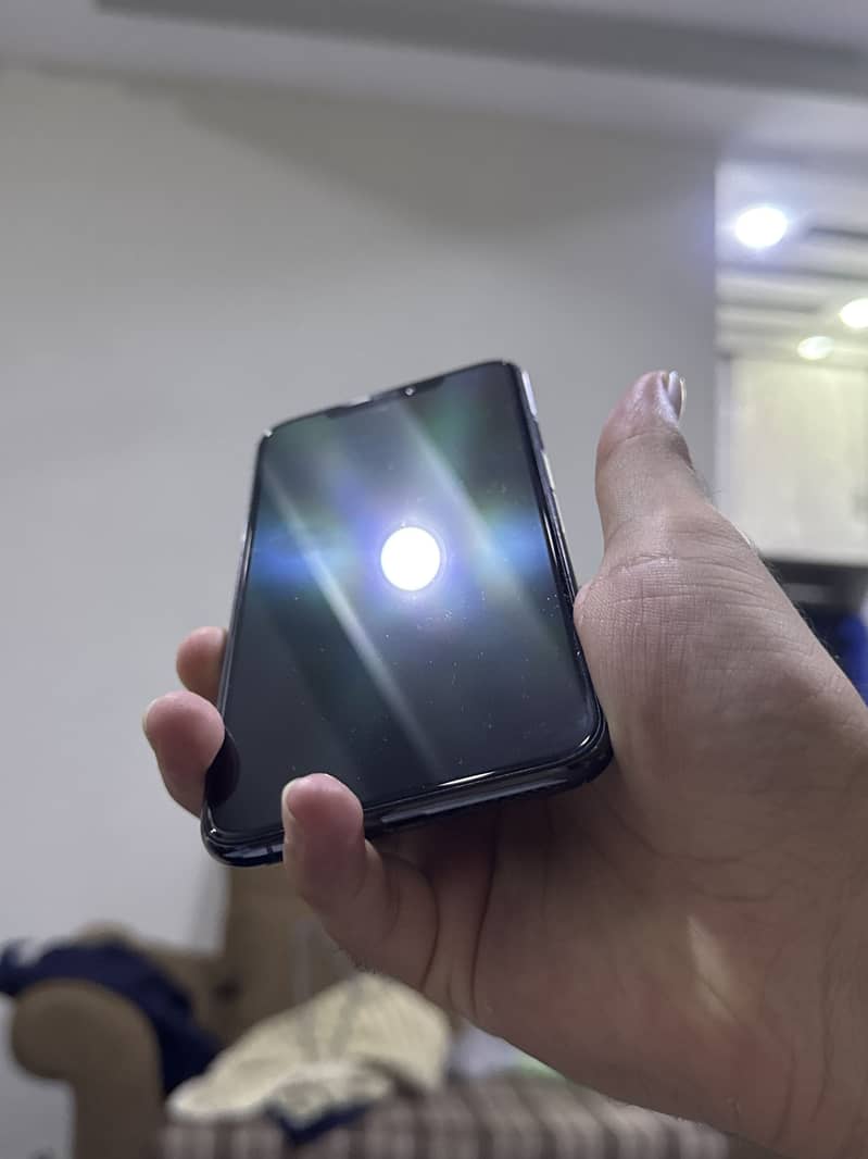 Apple iPhone 11 Pro Max 0