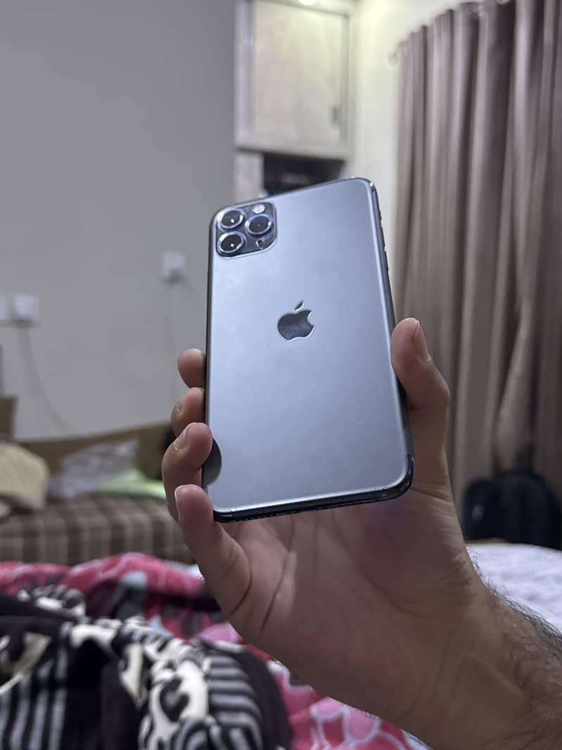 Apple iPhone 11 Pro Max 1