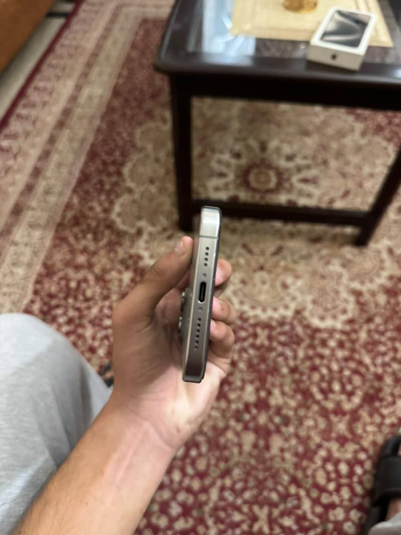 Apple iPhone 15 Pro Max 0