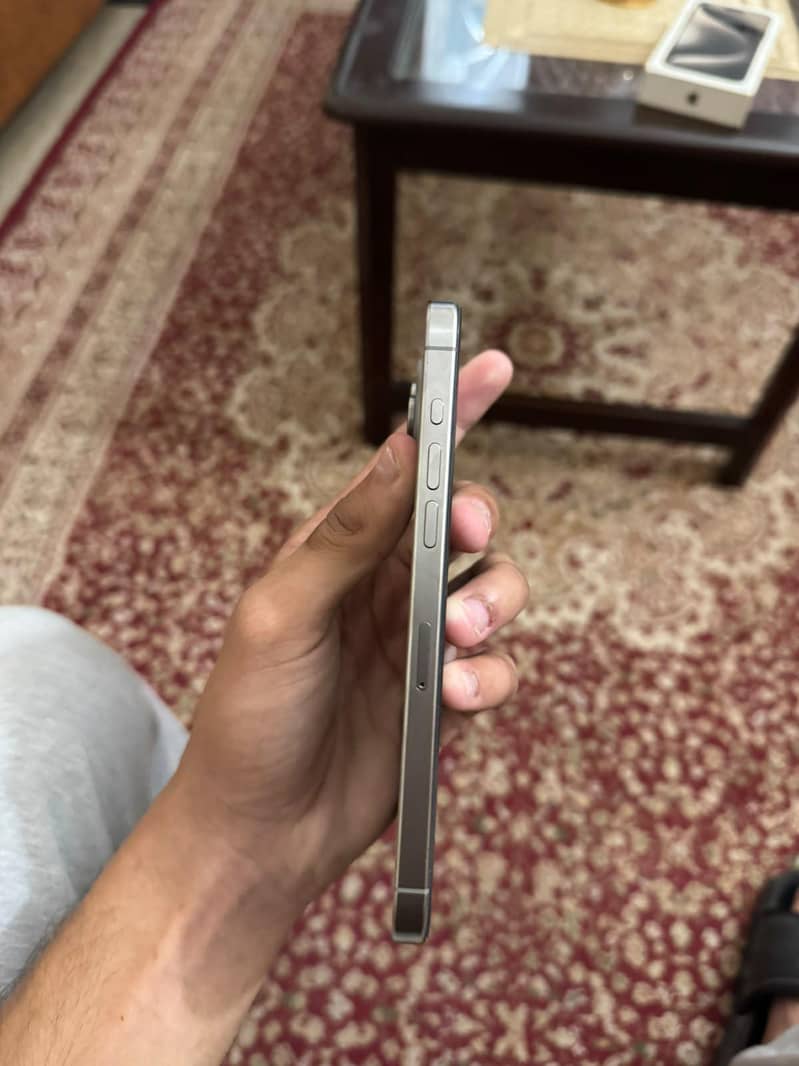 Apple iPhone 15 Pro Max 2